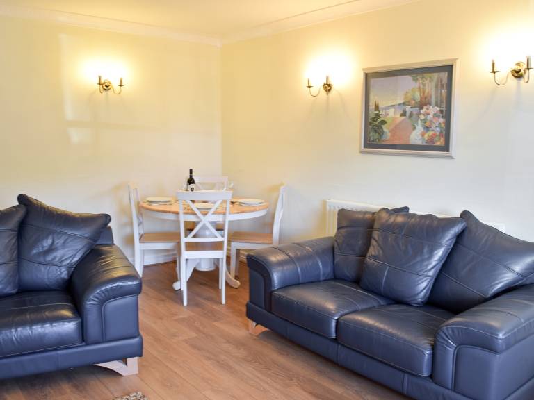 Children-friendly cottage with yard | Pets allowed — photo 3