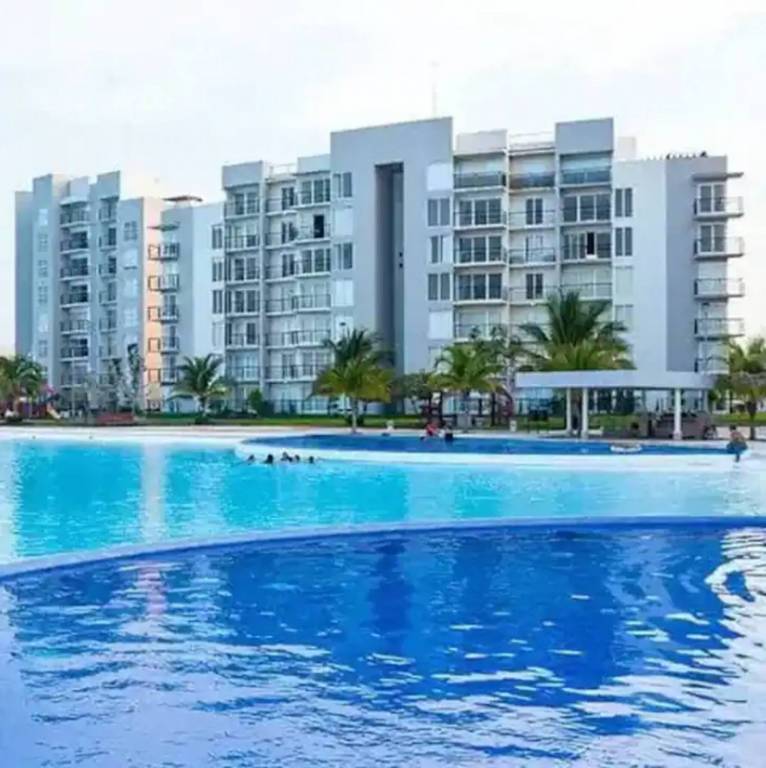 House with pool & yard | Pool view — photo 4