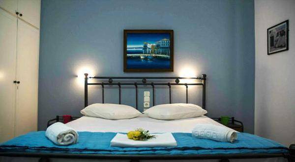 Holiday apartment with patio & garden in Poros