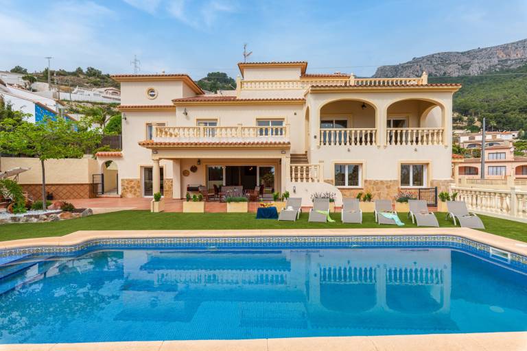 Fully equipped villa with private pool, barbecue & terrace | Pets allowed — photo 2