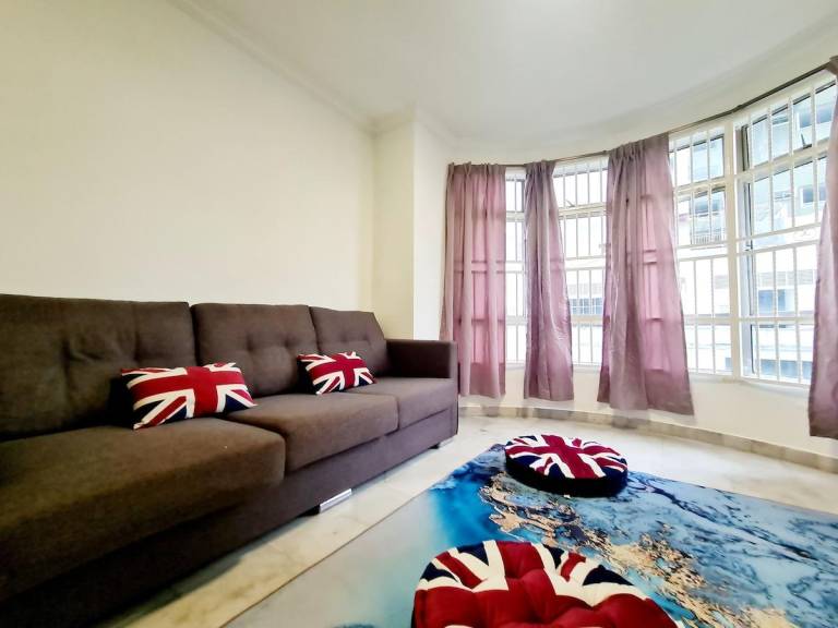 Ample house with pool & yard | Pet-friendly in Kuala Lumpur