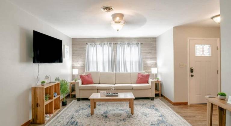 Vacation home | Pet-friendly in Mobile, AL