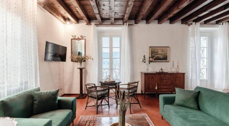 Casa Tobia - Unique Lake View Downtown Como in Brunate