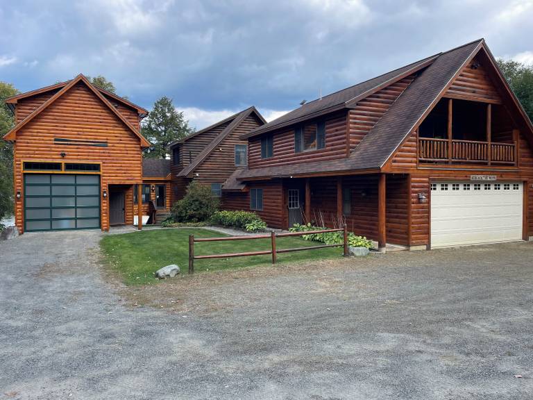 House  Rangeley