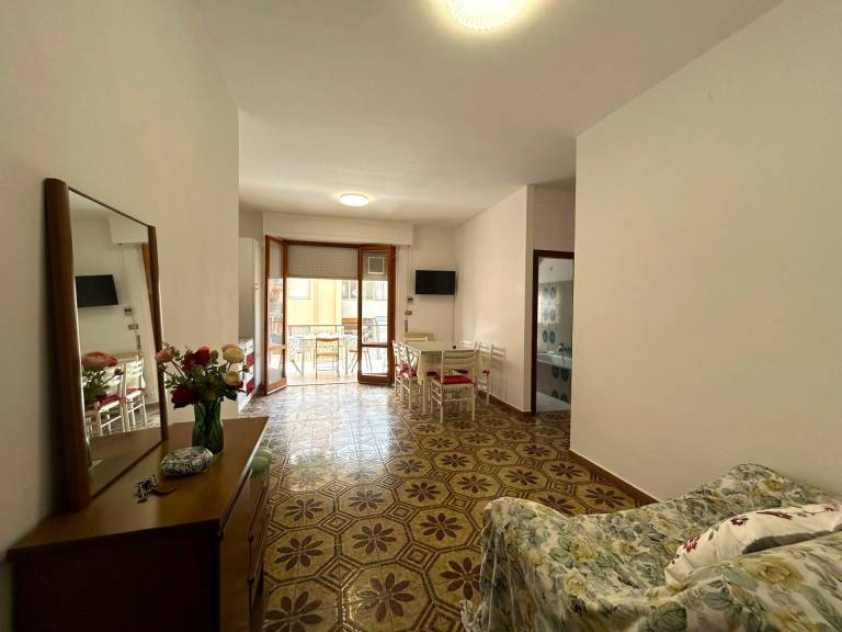 Rental apartment with patio — photo 3