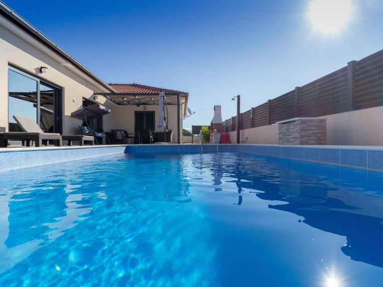 Ferienhaus in Vrsi f&uuml;r max. 8 Personen