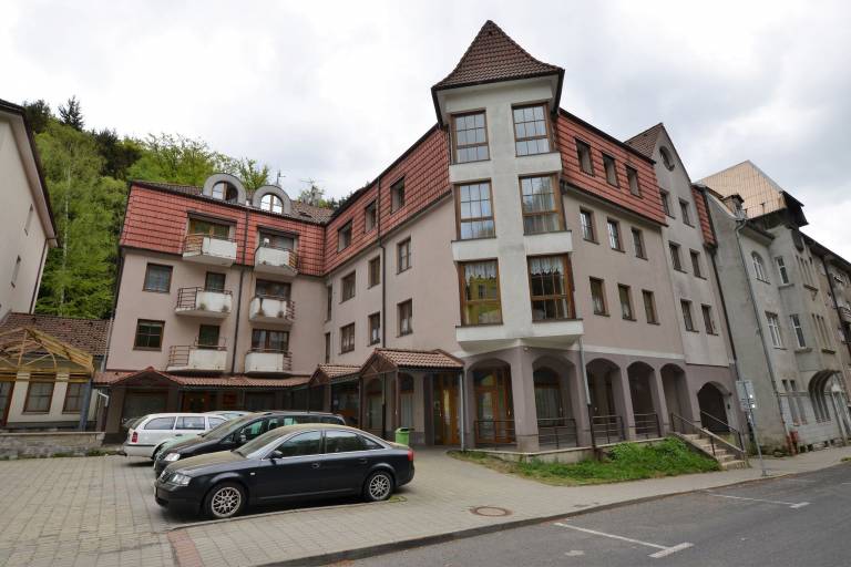 Apartament Ostrov