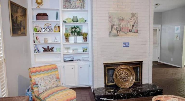 House with 1 room for 11 persons in Montgomery