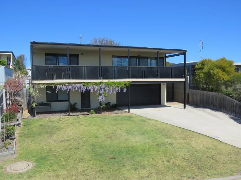 House Lake Tyers Beach