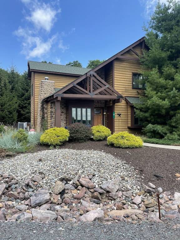 House Lake Harmony