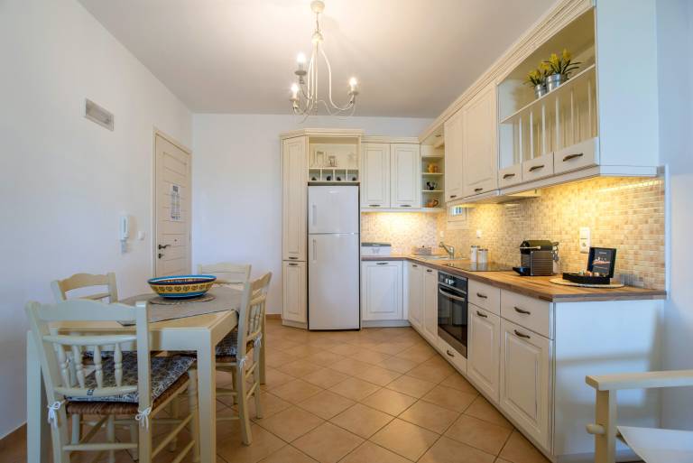 Fully equipped pleasant aparthotel with barbeque, terrace & fast internet | Beach view | Beach nearby | Perfect for remote work | Dogs allowed — photo 4