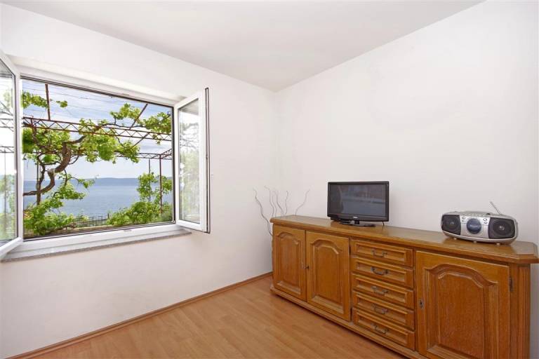 One bedroom apartment near beach Dugi Rat, Omiš (A-7575-b) — photo 5