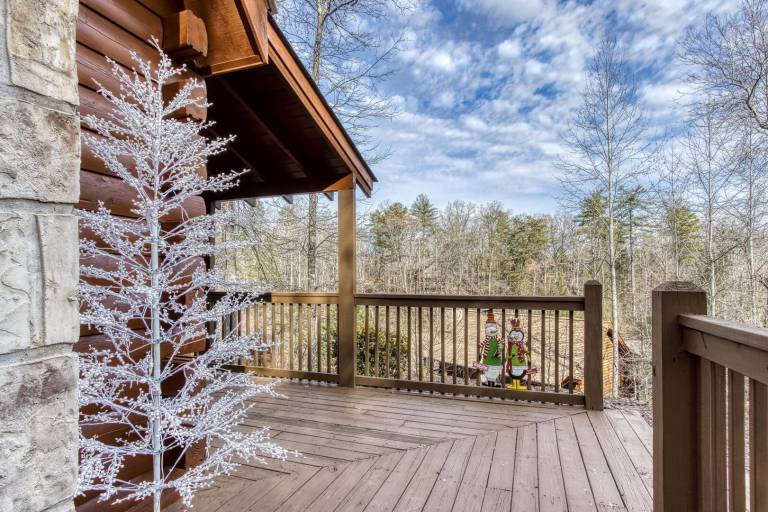 Child-friendly cabin with private pool | Pets are welcome — photo 2