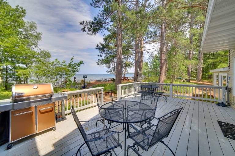 Lakefront Lookout Private Sand Beach on Superior