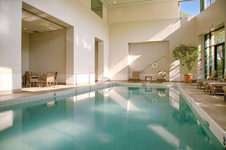 Embassy Suites by Hilton Chicago O'Hare Rosemont — photo 3