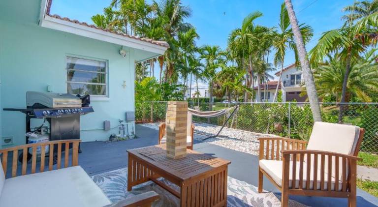 7 beds Walk 2 BEACH Great for Families & Groups — photo 4