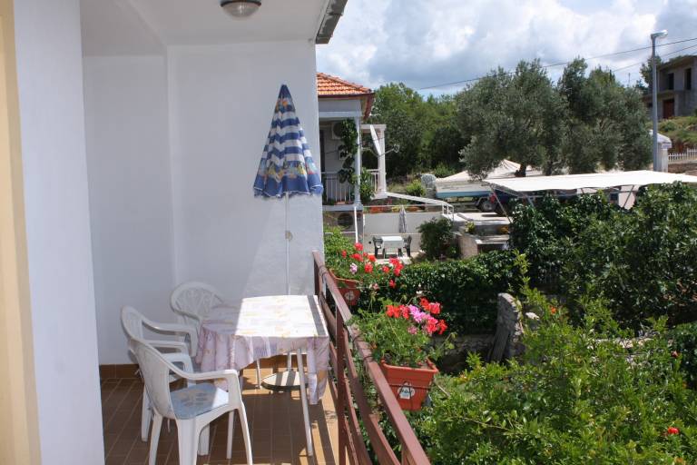 Studio flat Tisno