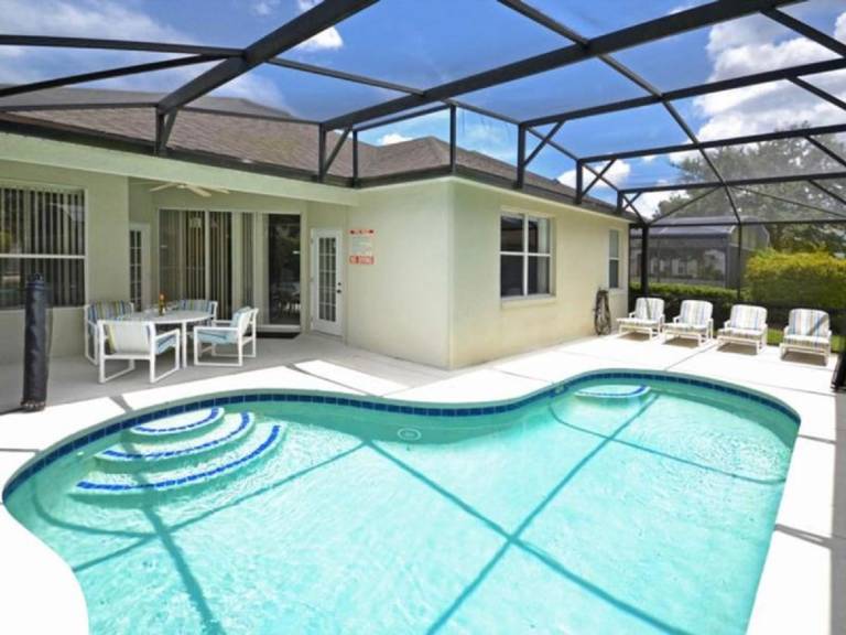 Budget Haus mit 4 Schlafzimmern und privatem Pool
