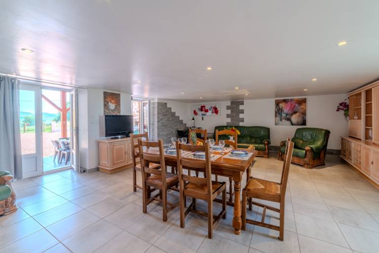 Family-friendly holiday apartment with grill, patio & garden | Mountain view | Dogs allowed — photo 2