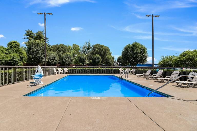 Red Roof Inn Murfreesboro — photo 4