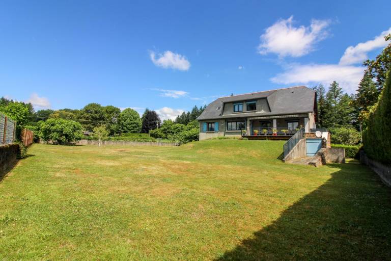 Gite with patio & yard | Pet-friendly in Lourdes
