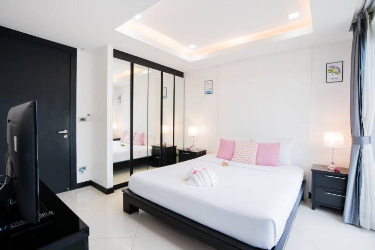 Villa with yard, pool & grill | Pets allowed in Pattaya