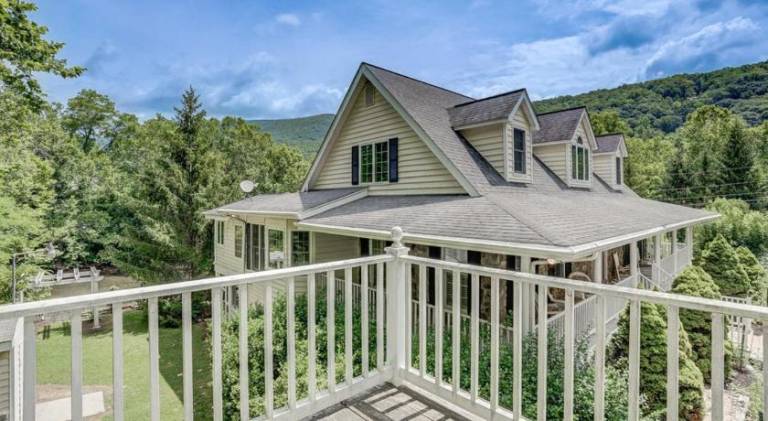 Jackson River Estate Studio Apartment on the River in Covington, VA