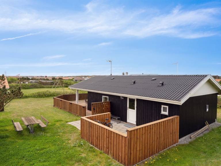Children-friendly beautiful house with patio & BBQ | Dogs allowed — photo 4