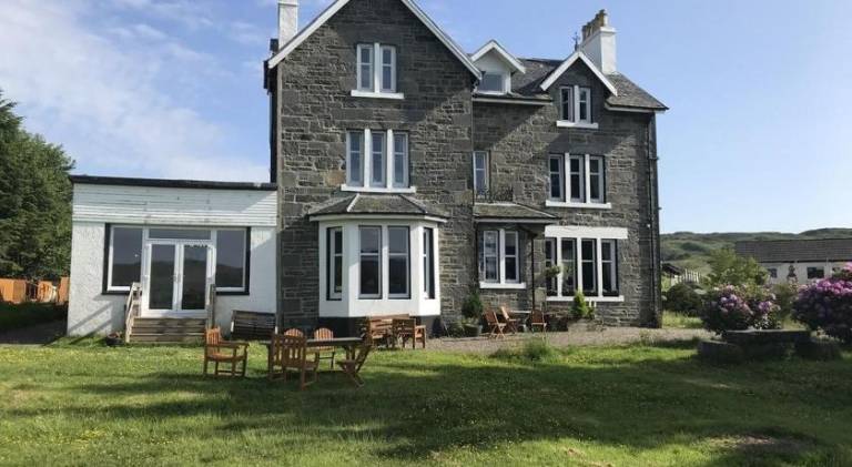 Loch Shiel Hotel in Acharacle