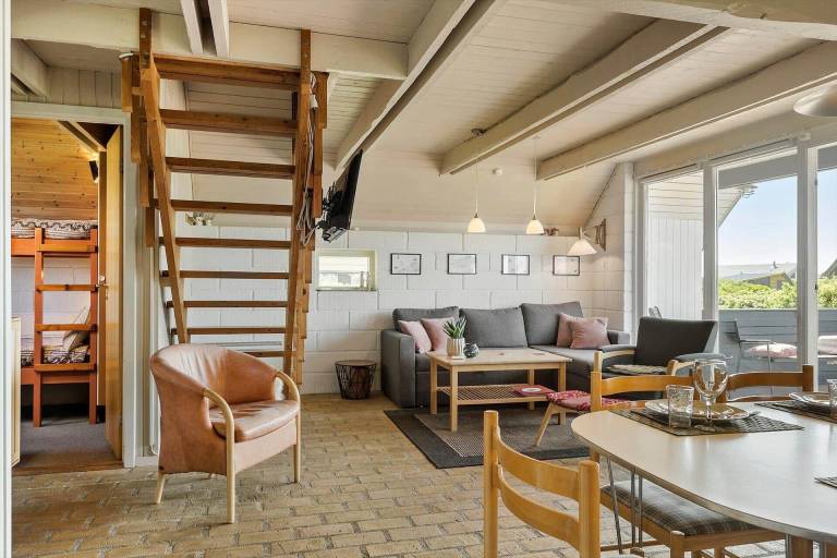 Wonderful vacation home with sauna, jacuzzi & terrace | Pets allowed — photo 4