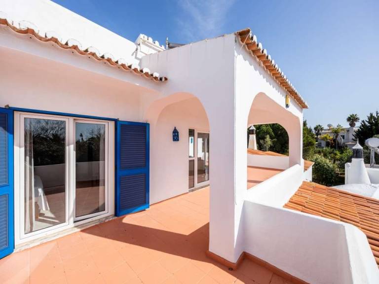 Vila  Carvoeiro