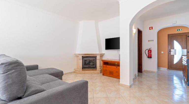 Fully equipped pleasant vacation home with patio | Pets allowed — photo 2