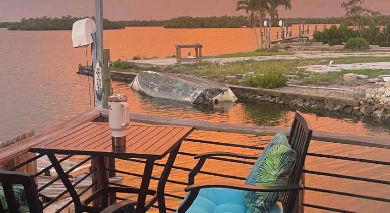 Ample house with jacuzzi | Dogs allowed in Fort Myers Beach, FL