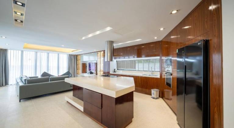 Pleasant rental apartment with private pool, garden & hot tub | Water view | Perfect for remote work | Pets are welcome — photo 4