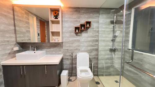 Serviced apartment with patio & pool — photo 3