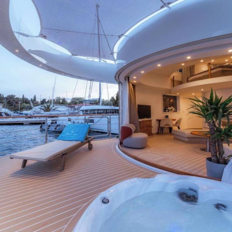 Houseboat Meje