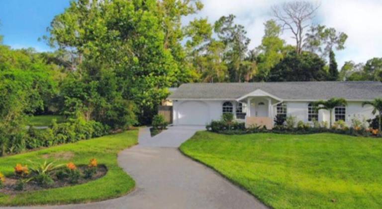 Villa with pool | Pets are welcome in Bonita Springs, FL