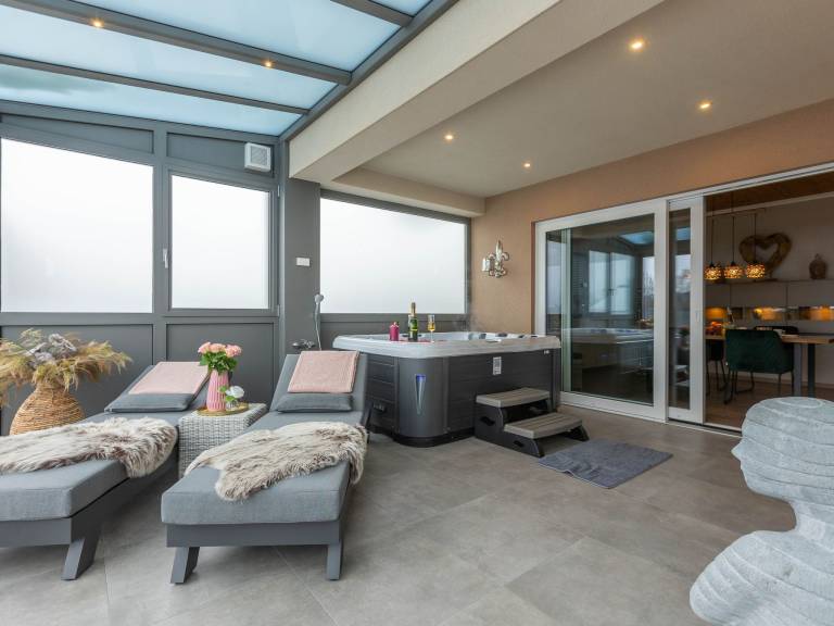 Elegante Ferienwohnung in Hollnich mit Garten