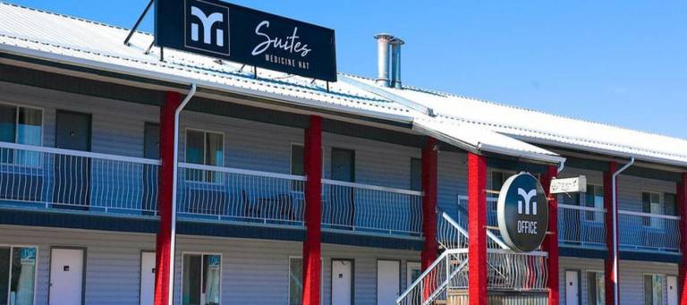 Medicine Hat Inn & Suites