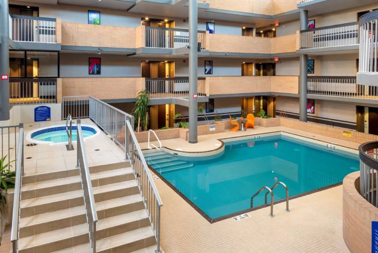 Best Western Plus Village Park Inn — photo 4
