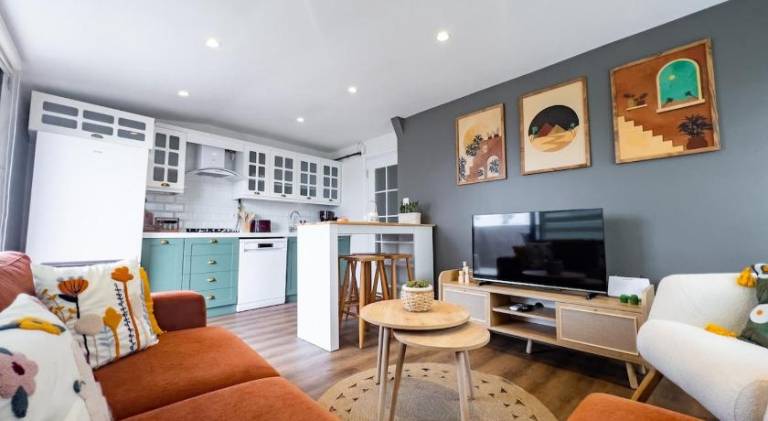 Holiday apartment with terrace | Near Galata Tower in Marmara