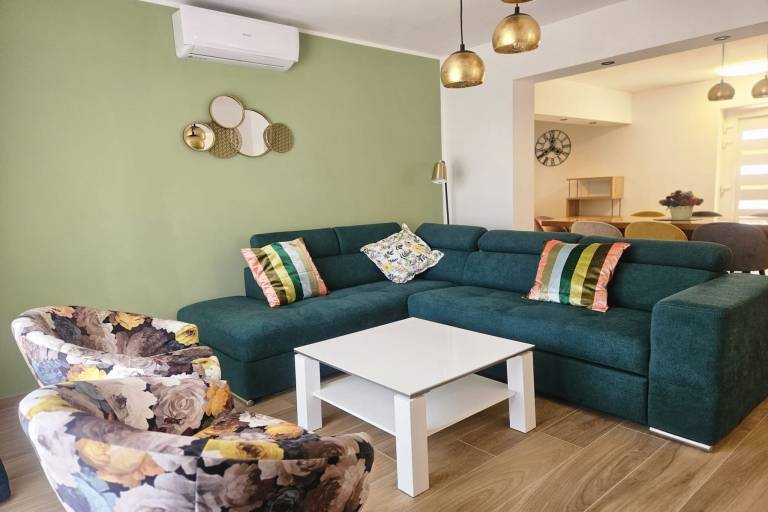 House  Pirovac