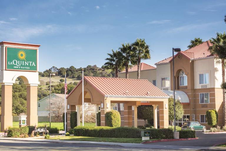 La Quinta Inn & Suites by Wyndham Fairfield - Napa Valley in Fairfield, CA