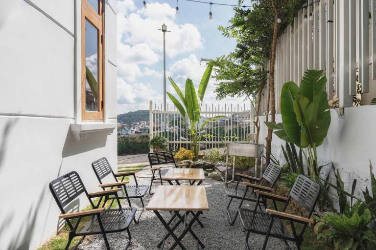 House with grill & garden — photo 4