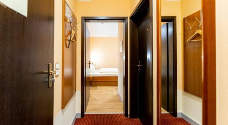 Hotel Alter Kranen — photo 3