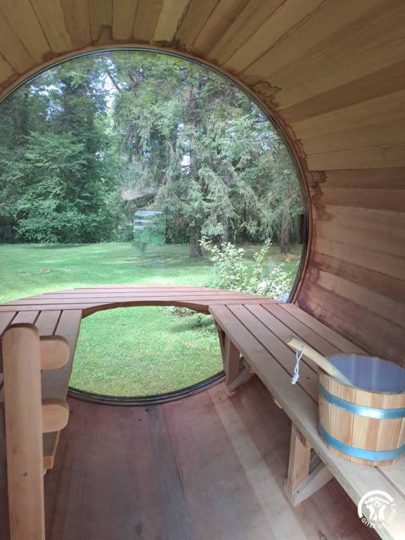 Gite with sauna, BBQ & patio — photo 3