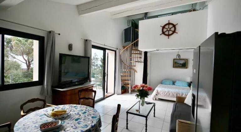 Rental apartment with 2 rooms for 5 persons — photo 2