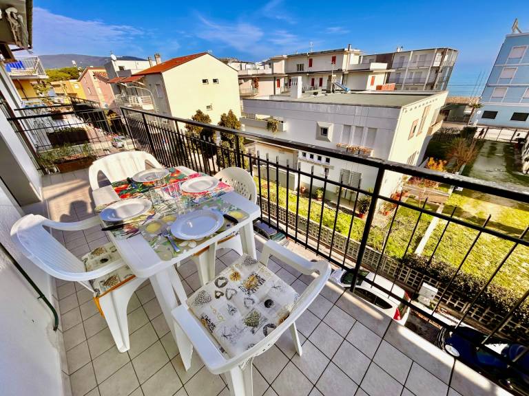 Apartment with patio | Sea view — photo 3