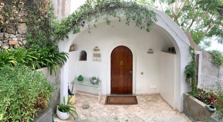Villa with pool — photo 5