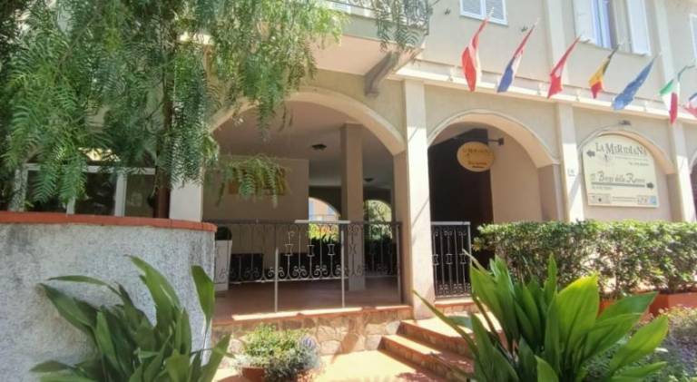 Serviced apartment with 2 rooms for 6 persons in Diano Marina